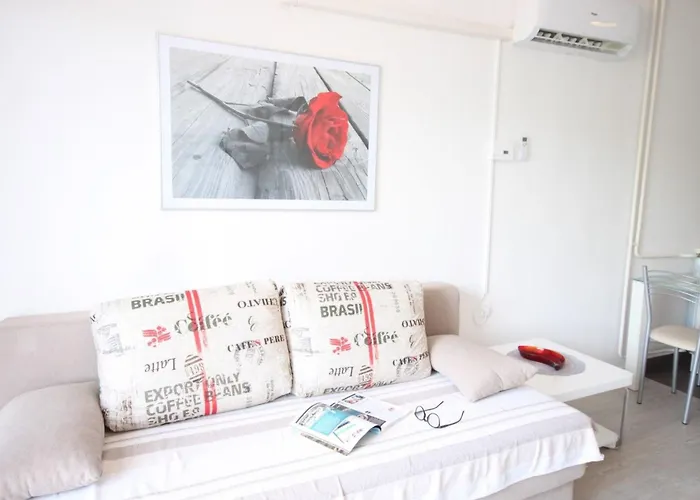 Leonardo B2 Mit Terrasse By Interhome Rabac